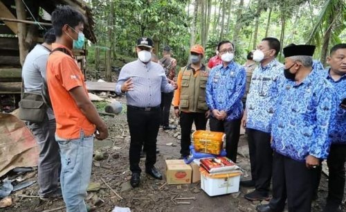 Bedah Rumah Warga Desa Tajimalela Kalianda Lampung Selatan 