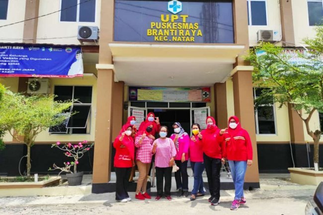 Giat Vaksin Srikandi PDI Perjuangan Kecamatan Natar. 