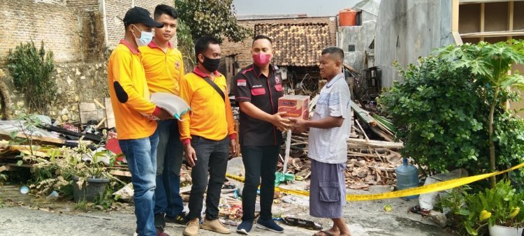 Sikab Tanggap Darurat Bencana Oleh BAGUNA DPC PDI Perjuangan Kabupaten Lampung Selatan  Hadir dan membantu korban Kebakaran Rumah warga desa Jatimulyo Kecamatan Jati Agung Lampung Selatan