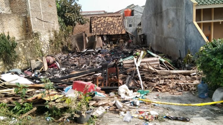 Sikab Tanggap Darurat Bencana Oleh BAGUNA DPC PDI Perjuangan Kabupaten Lampung Selatan  Hadir dan membantu korban Kebakaran Rumah warga desa Jatimulyo Kecamatan Jati Agung Lampung Selatan