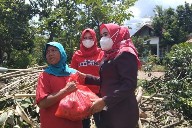 Rosdiana Kembali Gelar Vaksin dan Baksos