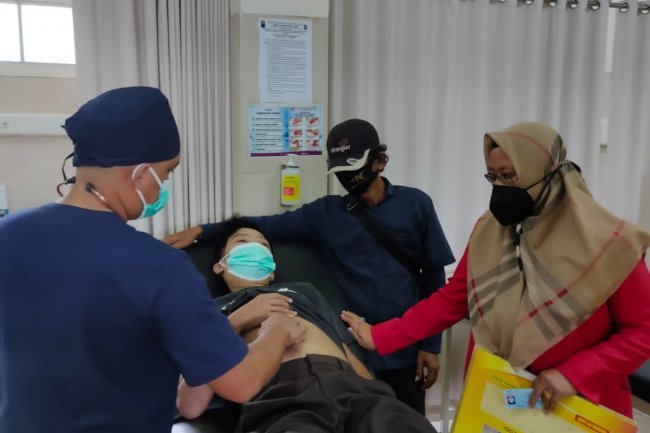 Kader Srikandi PDI Perjuangan Bantu Warga Natar