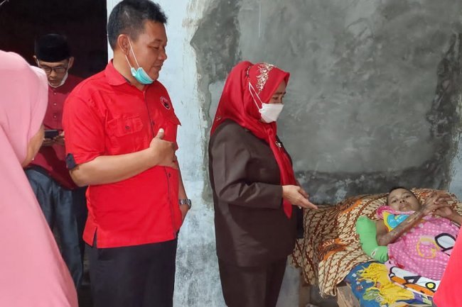 Fraksi PDI Perjuangan DPRD Kabupaten Lampung Selatan siap fasilitasi Pengobatan Warga Tanjung Jaya Pengidap Kanker.