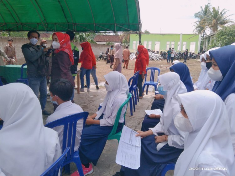 Rosdiana Kembali Gelar Vaksin dan Baksos