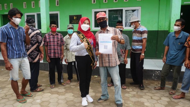 Duta Vaksin Bunda Winarni Meninjau Pelaksanaan Vaksinasi Covid 19 di Kecamatan Rajabasa