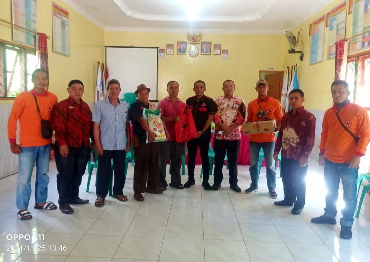 Baguna PDI Perjuangan DPC Lamsel Melakukan Aksi Cepat Tanggap, Salurkan Bantuan Kepada Warga Korban Rumah Kebakaran di Desa Tajimalela