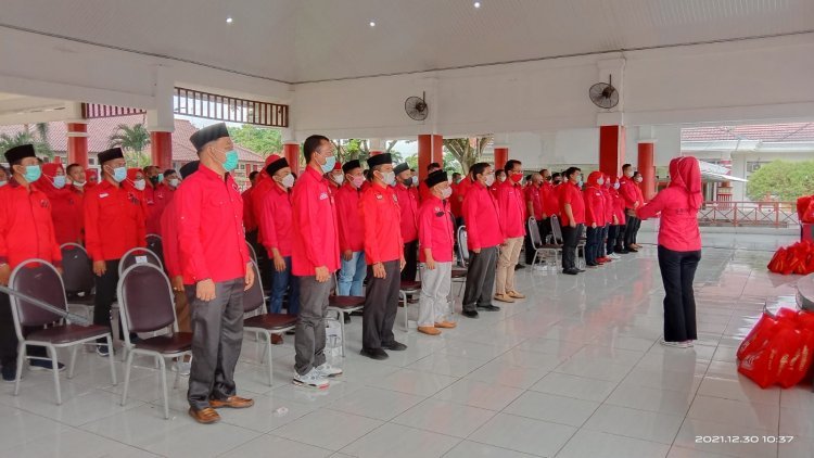 Bapak Sudin,SE Serahkan 15 ton beras  Mbak Puan Maharani untuk Masyarakat Lampung Selatan