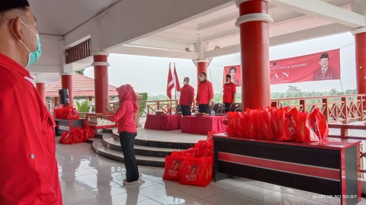 Bapak Sudin,SE Serahkan 15 ton beras  Mbak Puan Maharani untuk Masyarakat Lampung Selatan