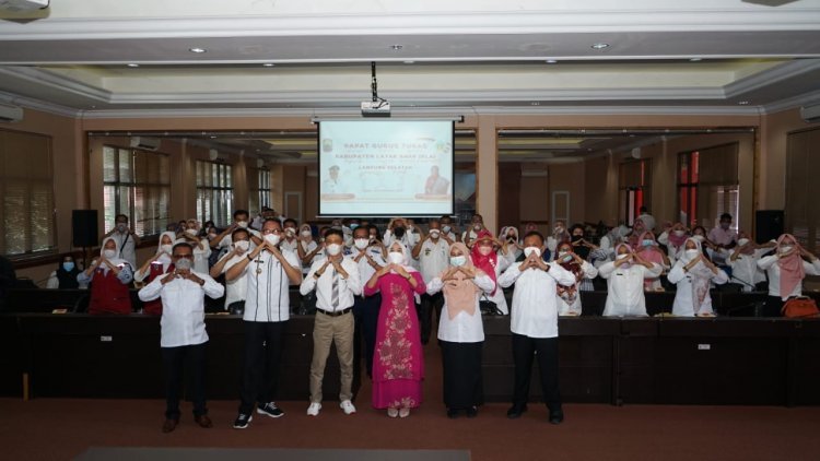 Ibu Winarni Nanang Ermanto menghadiri  Rapat Kabupaten Layak Anak (KLA) Lampung Selatan