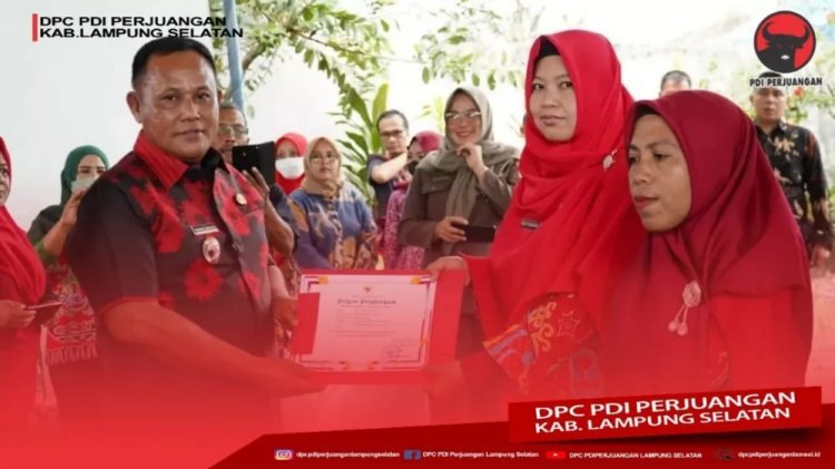 Bupati Lampung Selatan H. Nanang Ermanto menghadiri acara Gerakan Serentak (Gertak) Tanam Bawang Merah yang bertempat di Desa Ruguk, Kecamatan Ketapang.