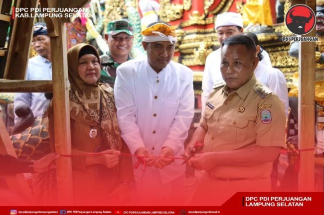 Bupati Lampung Selatan Bapak H. Nanang Ermanto Resmikan Pura Desa Bali Agung Kecamatan Palas