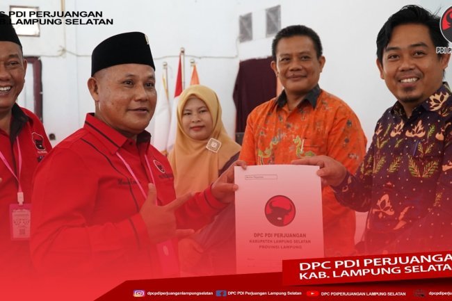 Daftarkan Caleg ke KPU Kabupaten, DPC PDI Perjuangan Lampung Selatan Tampilkan Parade Kebudayaan 