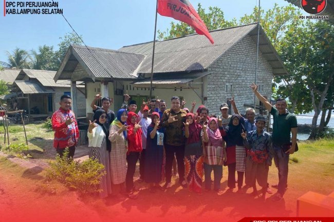 BBHAR DPC PDI Perjuangan Kabupaten Lampung Selatan Sosialisasikan Program Kerja di Pulau Sebesi