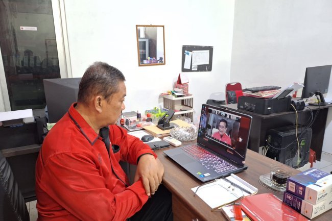 Sekretaris DPC PDI Perjuangan Kab. Lampung Selatan Mengikuti Rakoor Persiapan Peringatan HUT Ke-51 PDI Perjuangan Secara Daring