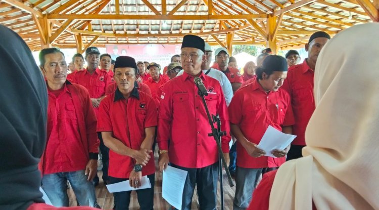 Mukhlis Basri Terima Tugas Jadi Ketua Ranting PDI Perjuangan Desa Marga Agung