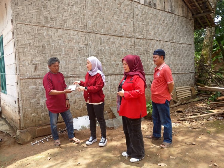 Aksi Cepat DPC PDI Perjuangan Lampung Selatan Bantu Warga Terdampak Banjir di Kecamatan Tanjung Bintang