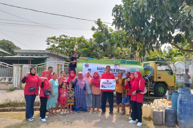 Mukhlis Basri, dan Lesty Putri Utami Bantu Kebutuhan 35.000 Liter Air Bersih Untuk Masyarakat Bakauheni